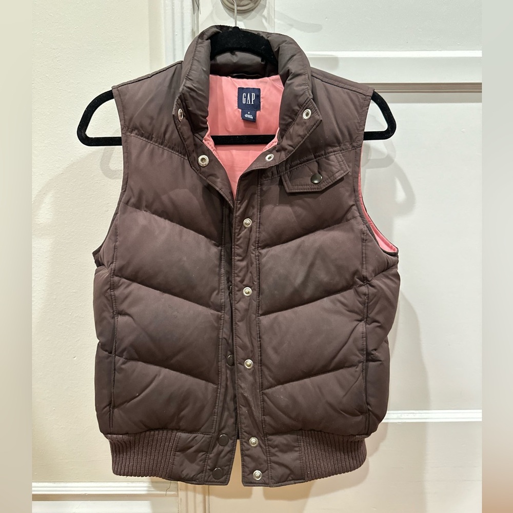 NWOT GAP Women’s Brown Puffer Vest, Size S, Like New